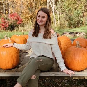 Meet your Posher, Lauren